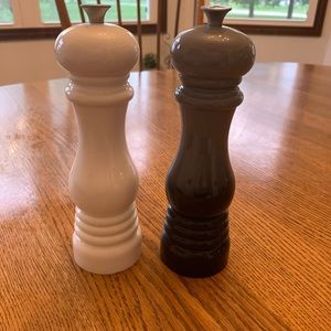 Le Creuset salt and pepper mills